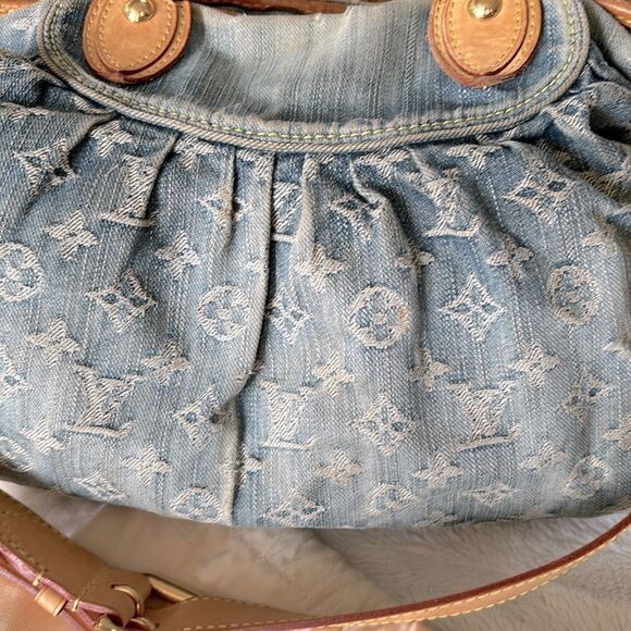 Authentic LOUIS VUITTON blue monogram denim NEO CABBY MM w/strap - Picture 6 of 16